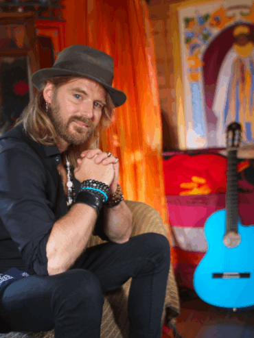 10 July - SPECTACLE GIPSY FLAMENCO RICHARD BAUDUIN – L’HOMME À LA GUITARE BLEUE